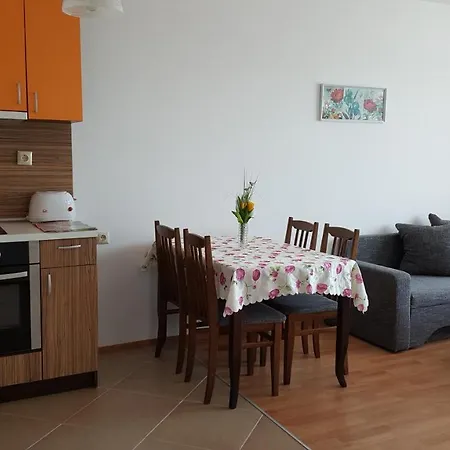 Gardens Apartment Baltschik